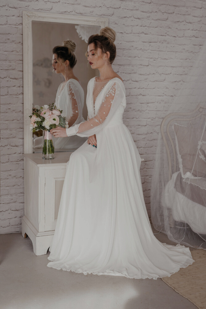 Noiva Moema Siebra radiante em seu vestido de alta costura